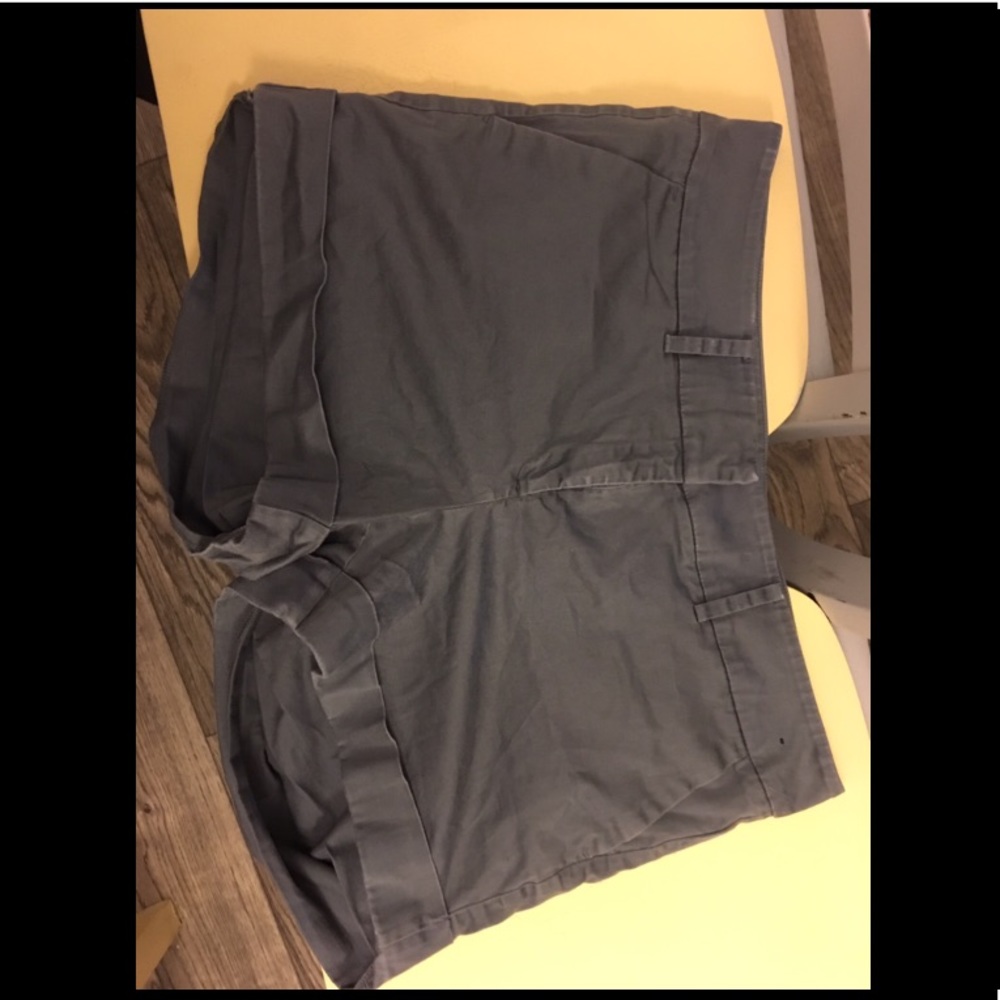 New York & Co. Grey Dressy Shorts